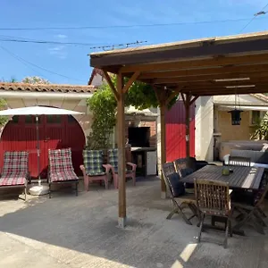 Confort Avec Parking Fermé Arles